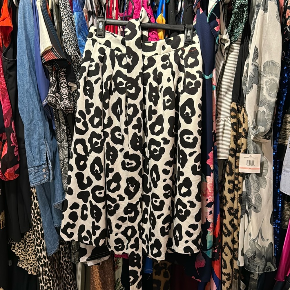 Talbots leopard print skirt with Ty size 6 petite